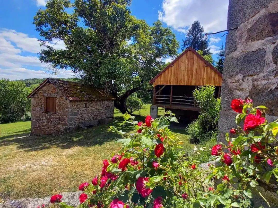 Gite Les Hauts De Villemaloux Dontreix Exterior photo